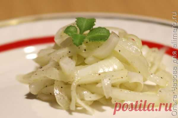 👌 Маринованный лук в яблочном уксусе, рецепты с фото Простой маринованный лук способен разнообразить любое блюдо. Его можно добавить и в суп, и в макароны, и к мясу. Он придаст пикантности и остроты. Уксус отлично скроет луковый запа...