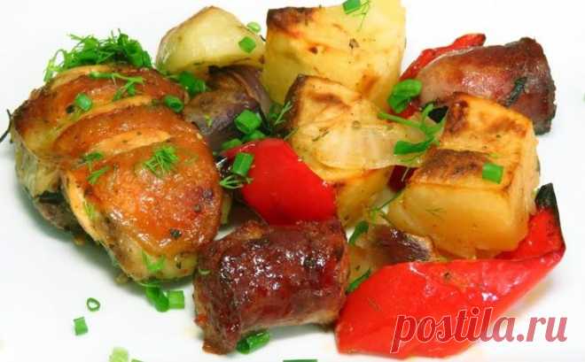 Картофель с мясом и колбасками. Рецепт вкуснейшего горячего «Гости на пороге» У этого рецепта практически нет рецепта. Все смешали и в духовку. Ингредиенты самые простые, а вот набор пряностей – королевский.
И через час вы достаете вкусное ароматное горячее блюдо с картошкой, к…