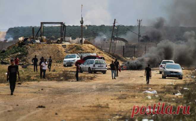 Haaretz узнал число вторгшихся в Израиль боевиков ХАМАСа. Силы ХАМАСа вторглись в Израиль по суше, морю и по воздуху. Одни прорвались через забор безопасности на мотоциклах, другие высаживались на дельтапланах, а третьи атаковали базы, добравшись до Израиля на лодках, пишет Walla