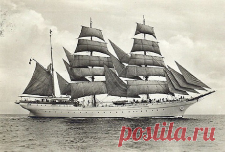 Gorch-Fock-1934.jpg (Изображение JPEG, 900 × 609 пикселов)