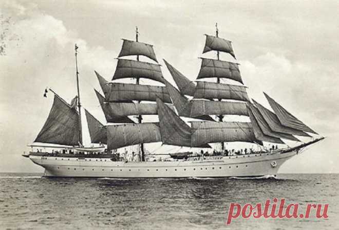 Gorch-Fock-1934.jpg (Изображение JPEG, 900 × 609 пикселов)