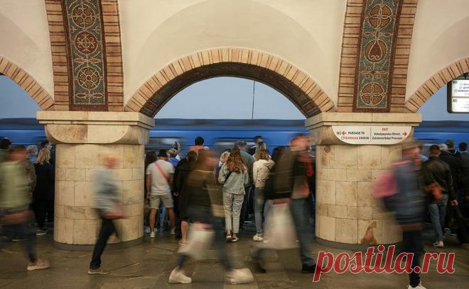 Власти Киева запретили проводить акцию в поддержку ЛГБТ в метро. Киевская администрация попросила организаторов мероприятия выбрать другое место из соображений безопасности. Марш должен был состояться 16 июня, последний раз подобное мероприятие проводилось в 2021 году