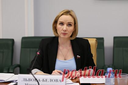 Детский омбудсмен заявила об отсутствии проблем в поставках лекарств. В России на фоне санкций нет никаких препятствий в поставках лекарств для детей. Об этом заявила уполномоченный по правам ребенка при президенте России Мария Львова-Белова. Однако, по словам детского омбудсмена, несмотря на отсутствие проблем с поставкой, отмечается рост цен на детские лекарства.