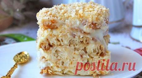 «Ленивый Наполеон», который готовится всего 20 минут!
Многие знают и очень любят такой с детства знакомый торт, как «Наполеон». 
Покупной десерт не всегда столь же вкусный, как домашний. 
Но если ты хочешь полакомиться действительно чем-то стоящим, а времени у тебя совершенно нет, тогда можно приготовить «Ленивый Наполеон».
Чтобы сделать этот десерт, не нужно греть духовку. На вкус торт получится хрустящим, а его нежный крем будет таять во рту.
800 г слоеного печенья «Ушки»
1 л молока
4 яйца
15