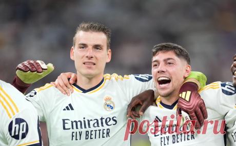 Лунин стал первым двукратным обладателем Лиги чемпионов среди украинцев. Вратарь Андрей Лунин переболел перед финалом гриппом и остался на скамейке запасных. Украинец в нынешнем сезоне являлся основным вратарем мадридского клуба из-за травмы бельгийца Тибо Куртуа