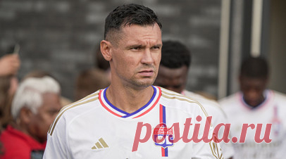 RMC Sport: неизвестные попытались ограбить дом экс-защитника «Зенита» Ловрена. Дом защитника «Лиона» Деяна Ловрена, ранее выступавшего за «Зенит», пытались ограбить. Читать далее