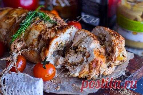 Рулет из куриной грудки с грибами и сыром в духовке