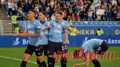 Нелогичный разгром: «Спартак» владел мячом 70% времени, но проиграл «Крыльям Советов» со счётом 0:4. «Крылья Советов» дома сенсационно разгромили «Спартак» в центральном матче 10-го тура РПЛ. Москвичи владели мячом 70% времени, но практически не проникали в чужую штрафную. Более того, Александр Соболев оказался закрыт Романом Евгеньевым и Александром Солдатенковым, из-за чего угроза на стандартах исходила только от Кристофера Мартинса Перейры и Срджана Бабича. Самарцы же идеально…