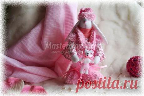 Тильда зайчиха с игрушкой. Мастер класс. Часть 1