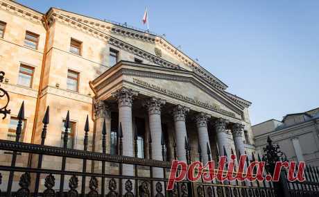 Freedom House признали нежелательной в России организацией. Генпрокуратура признала нежелательной Freedom House, которая призывала к помощи Украине и введению санкций против России. Также, по версии ведомства, организация поддерживала оппозиционные структуры и ЛГБТ-активистов