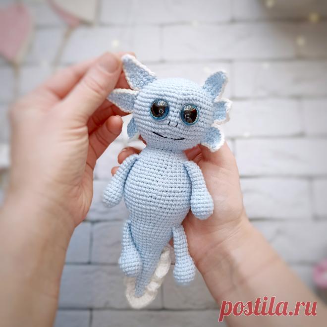 PDF Аксолотль крючком. FREE crochet pattern; Аmigurumi toy patterns. Амигуруми схемы и описания на русском. Вязаные игрушки и поделки своими руками #amimore - аксолотль, рыба лунтик.