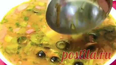 Очень вкусная солянка, просто пальчики оближешь!