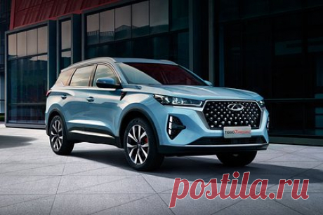 В России начались продажи нового китайского кроссовера Chery. Китайский автопроизводитель Chery начал продажу нового кроссовера Tiggo 7 Pro Max в России. Стоимость автомобиля стартует от 2,37 миллиона рублей в комплектации Prestige и от 2,52 миллиона — в комплектации Ultimate. В дилерских центрах кроссовер также представлен в базовой комплектации по цене от 2,19 миллиона рублей.