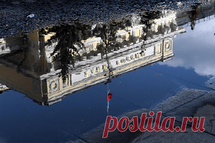 Россияне оставили банки без триллионов рублей. Снятые на фоне пандемии средства в несколько триллионов рублей так и не вернулись в банки, деньги остались у россиян в наличной форме, рассказала директор департамента финансовой стабильности ЦБ Елизавета Данилова в интервью Reuters. Но сейчас скачкообразного спроса на наличные нет, отметила она.