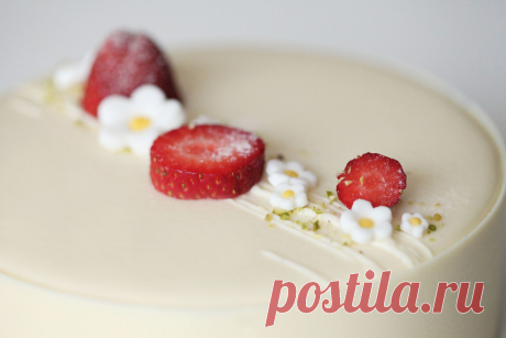 Fraisier The French version of a strawberry shortcake and the one I have come to
love more than the Japanese one.