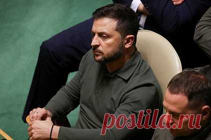 Названа стоимость национализированной квартиры Зеленского в Крыму. Рыночная стоимость квартиры семьи президента Украины Владимира Зеленского в Крыму составляет примерно 23,9 миллиона рублей, заявил глава парламента Крыма Владимир Константинов. Жилье находится в поселке Ливадия на южном берегу полуострова. В конце июля квартира Зеленского была национализирована.