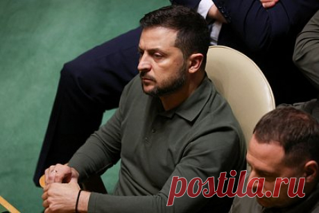 Названа стоимость национализированной квартиры Зеленского в Крыму. Рыночная стоимость квартиры семьи президента Украины Владимира Зеленского в Крыму составляет примерно 23,9 миллиона рублей, заявил глава парламента Крыма Владимир Константинов. Жилье находится в поселке Ливадия на южном берегу полуострова. В конце июля квартира Зеленского была национализирована.