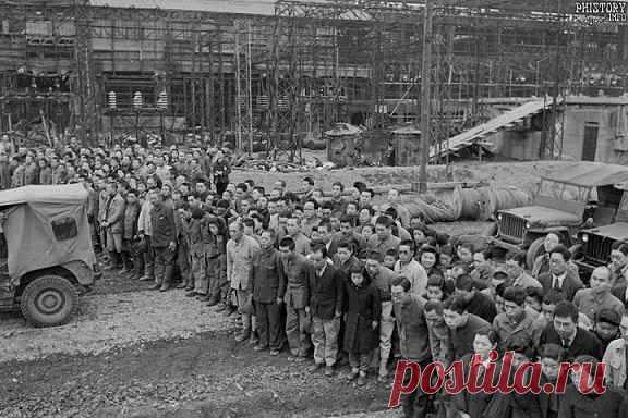 Безоговорочная капитуляция Германии не означала окончания Второй мировой войны. На Дальнем Востоке оставалась не сложившая оружия милитаристская Япония. 6 и 9 августа 1945 года, скорее преследуя цель установить диктат в послевоенном мире, нежели в соответствии со стратегической необходимостью, США впервые применили новое смертоносное оружие. В результате ядерных бомбардировок японских городов Хиросимы и Нагасаки погибли и стали калеками более 200 тыс. мирных жителей. Это стало одним из…