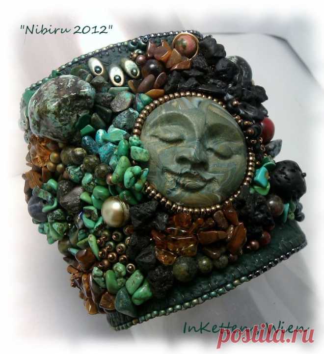 InKetten: Bead Embroidery, "Nibiru 2012"