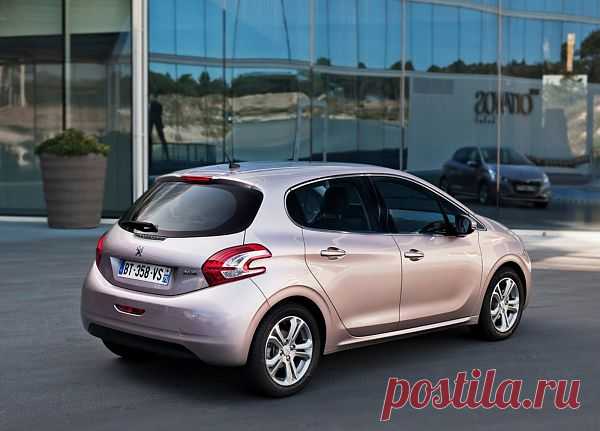 Peugeot 208 2013
