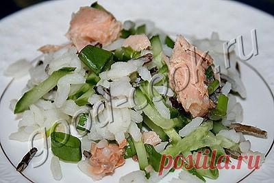 Хорошая кухня - рисовый салат с консервированным лососем и огурцами. Кулинарная книга рецептов. Салаты, выпечка.