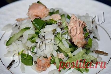 Хорошая кухня - рисовый салат с консервированным лососем и огурцами. Кулинарная книга рецептов. Салаты, выпечка.