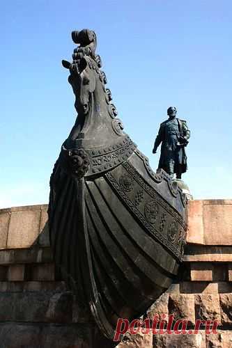 Tver, Russia. The merchant Athanasius Nikitin made a journey in the 15th c.to India   |  Pinterest • Всемирный каталог идей