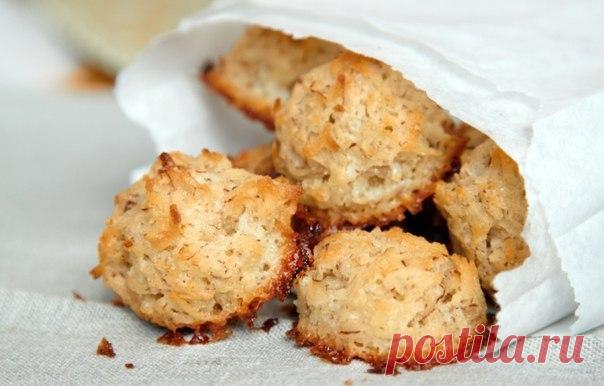 6 топ рецептов вкуснейшего диетического печенья, побалуй себя! 1.Кокосовое печенье без мукиИнгредиенты:
• Банан 1 шт.• Кокосовая стружка 4 ст. л.
Приготовление:
1.Банан чистим и кладем в блендер, пюрируем до кремообразного состояния.2. Затем добавляем кокосовую с…