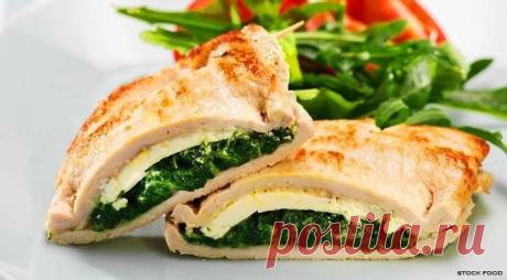 Свиные рулеты, фаршированные сыром и шпинатом