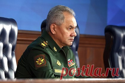 Шойгу вручил ордена Мужества отразившим атаку БПЛА в Крыму военнослужащим. Министр обороны России Сергей Шойгу вручил ордена Мужества военнослужащим Крымской военно-морской базы Черноморского флота, отразившим атаку БПЛА в Крыму. Награды получили старший матрос Марина Фалеева, главный старшина Татьяна Целуйко и начальник дежурной службы капитан 3 ранга Владимир Горбань.