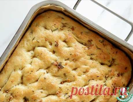 Фокачча с розмарином и чесноком