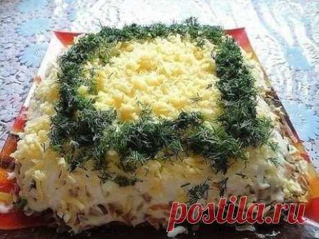 Очень нежный салат с куриной печенью.