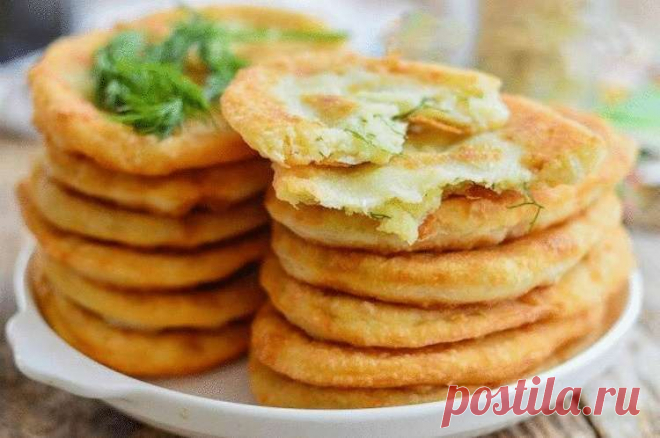 Тонкие жареные сытные пирожки с картошкой на кефире Изумительные на вкус