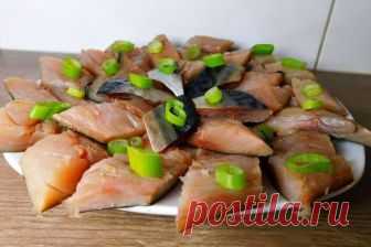Балык из скумбрии: рецепт из 70-х Вкуснейшая закуска — скумбрия, приготовленная на манер балыка. В сети этот рецепт сейчас очень популярен, однако знатоки утверждают, что этот рецепт не новый, а просто переживает новую волну популярности...