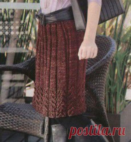 Вязаная юбка миди спицами из акриловой пряжи в резинку