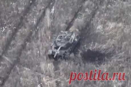 Экипаж сержанта Цацулина одним выстрелом уничтожил немецкий танк Leopard. Военные РФ выбили противника с занимаемых позиций и овладели опорным пунктом.