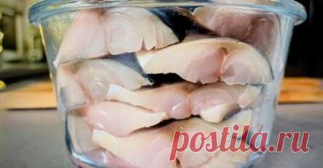 С виду скумбрия, а на вкус семга: мой фирменный маринад выпрашивают все гости