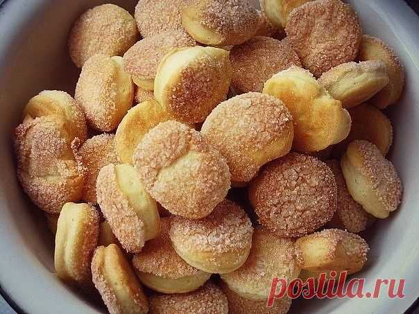 Очень Быстрое Печенье ;)

250 г размягченного маргарина;

300 г сметаны;
Показать полностью…