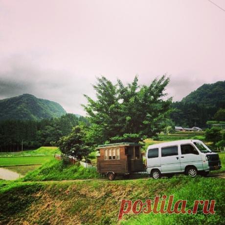 Man in Japan Builds Micro DIY Tiny House on Wheels