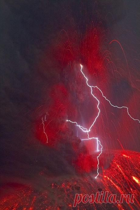 volcanic lightening | Lightening