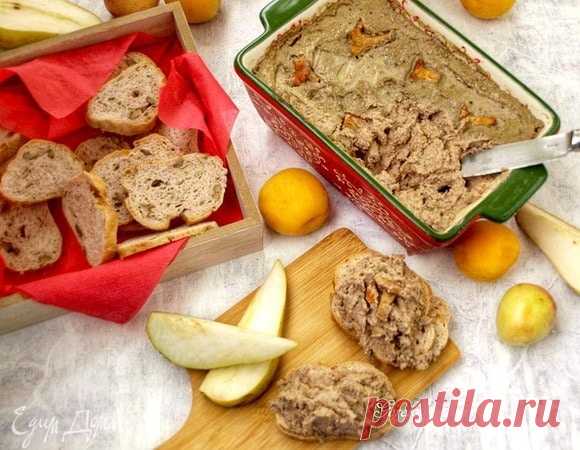 Паштет из куриной печени с лисичками. Ингредиенты: куриная печень, лисички, лук репчатый