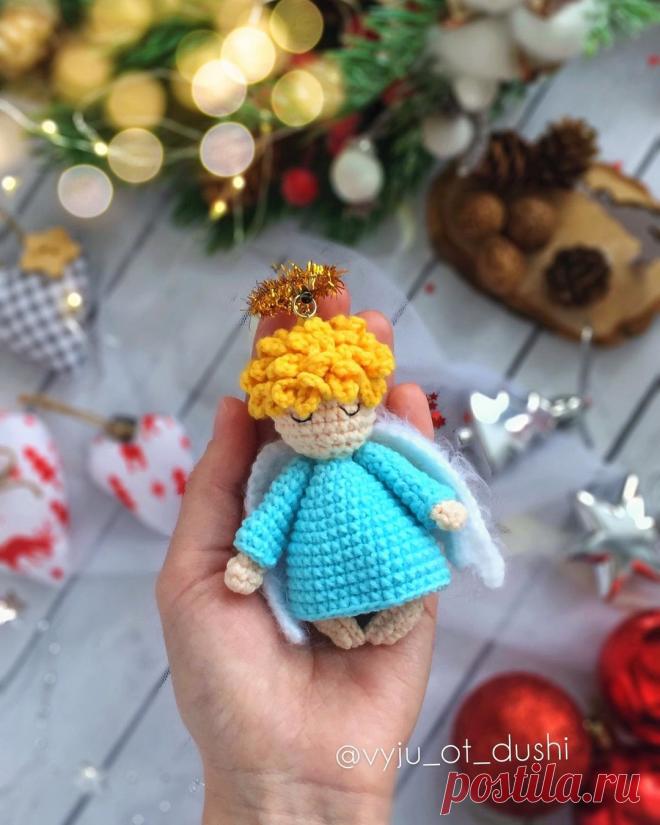PDF Рождественский ангел крючком; FREE crochet pattern; Аmigurumi doll patterns. Амигуруми схемы и описания на русском. Вязаные игрушки и поделки своими руками #amimore - ангел, ангелок, ангелочек, кукла, куколка, Рождество.