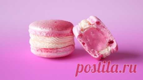 Rose Champagne Macarons ~ Recipe Recipe with video instructions: Dress up your macarons with rose buttercream and a Champagne jelly center! Ingredients: For the macaron shells:, 300g ground almonds, 300g pure icing sugar (without corn flour added to it), 110g liquefied egg whites (see below), + 300g caster sugar, 75g water, 110g liquefied egg whites, Pearl Colour mist (wilton), Red colour mist (wilton), 2 drops deep pink americolor food gel, Frosting, 1 batch fluffy vanill...