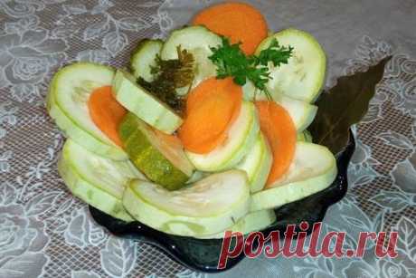 Маринованные кабачки — рецепт с огурцами и морковью