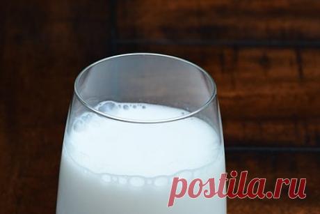 Женщина попала в Книгу рекордов Гиннесса из-за редкого синдрома. 35-летняя Элизабет Андерсон-Сьерра, у которой обнаружили редкий синдром гиперлактации, пожертвовала более полутора тонн собственного молока и попала в Книгу рекордов Гиннесса. За девять лет лактации она родила троих детей и, по ее словам, пожертвовала 2600 литров молока. Для рекорда удалось подтвердить 1600 литров.