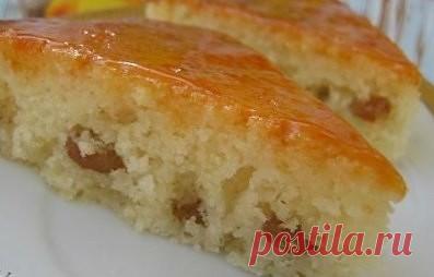 Пышный манник готовить легко! Порадуйте и вы своих любимых вкусняшкой!

МАННИК С ИЗЮМОМ

Нам потребуется:

-1 стакан манной крупы
-1 стакан кефира
-0.5 стакана сахара
-80 гр. растопленного сливочного масла или маргарина
-75 гр. изюма
-1 шт. яйцо
-1 пакетик ванильного сахара
-0.5 чайной ложки соды (погасить уксусом)
-щепотка соли

Приготовление:

1. Изюм ошпарить кипятком, воду слить а изюм обсушить и смешать с щепоткой муки.
Яйцо слегка взбить миксером с солью,сахаром и ва...