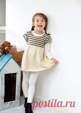 Маленькое платье спицами для девочки