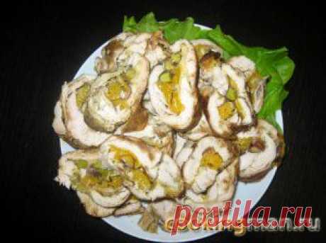 Куриный рулет с сыром, абрикосами и фисташками -  рулета с фото