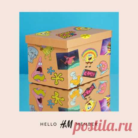 Дарим подарки перед Новым Годом! 🎁🎄 Выиграйте коробку с секретными подарками эксклюзивно в программе лояльности H&amp;M! ✨ Вы тоже любите веселую компанию из Бикини-Боттом? Примите участие в нашем новом конкурсе до 21 декабря включительно и выиграйте секретную коробку с кое-чем интересным и связанным с Губкой Бобом для вас и вашего лучшего друга или подруги. Все подробности в разделе «Мой аккаунт». Еще не участник? Скорее присоединяйтесь, ведь мы любим радовать вас эксклюзивными скидками,…
