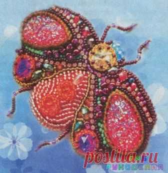 БРОШЬ “РАДУЖНЫЙ ЖУК” ИЗ БИСЕРА.МАСТЕР-КЛАСС - Клуб рукоделия МАТЕРИАЛЫ Фетр. Натуральная кожа для оформления изнанки. Радужные кабошоны из смолы в форме капли. Стеклянные кристаллы Риволи разных цветов и размеров. Различные стеклянные бусины. Бисер…